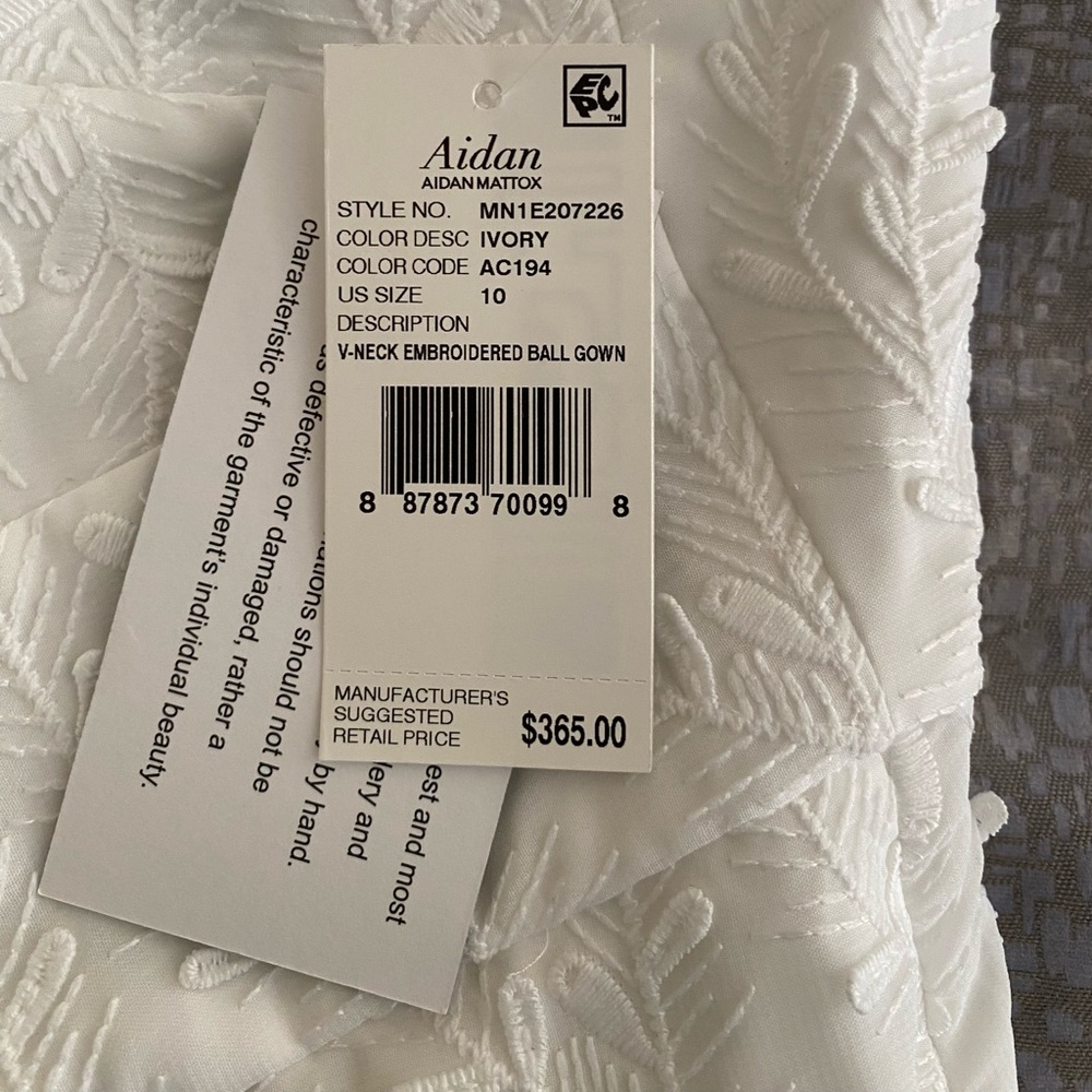💐 AIDAN BY AIDAN MATTOX
V-Neck Ivory Embroidered Ball Gown, Sz 10 - Picture 7 of 7